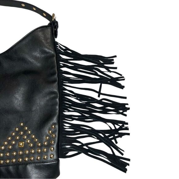 Super cute black faux leather bag with fringe on both sides! - Picture 13 of 13